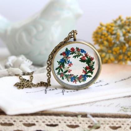 Unique necklace with pressed flower..