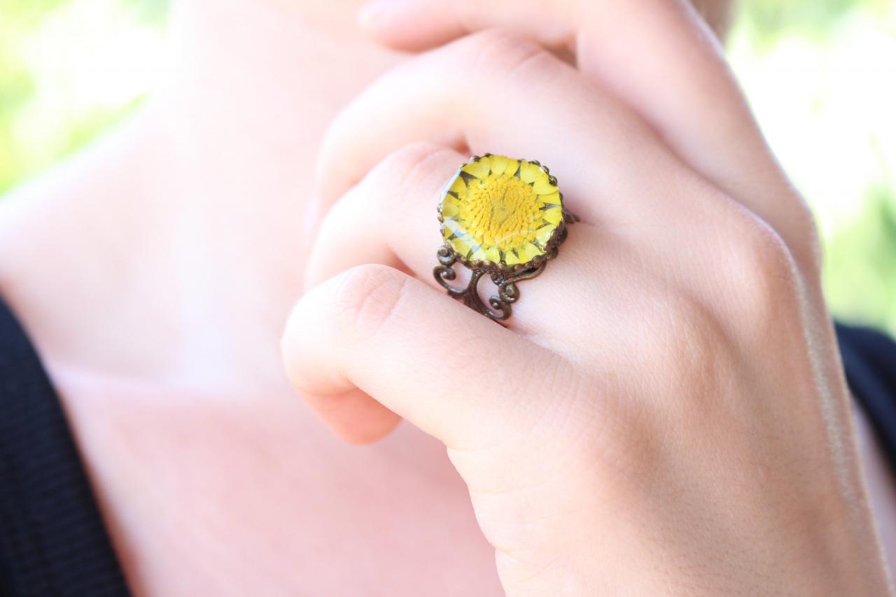 Sunflower Rings For Women , Resin Rings Boho Style, Vintage Rings Adjustable, Real Sunflower Jewelry, Yellow Resin Rings Floral