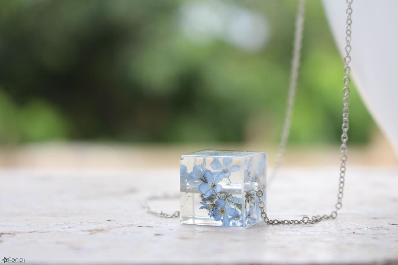 Forget me not resin necklace, cube necklace silver resin, geometric necklace with blue flowers, real flower jewellery, real flower gifts