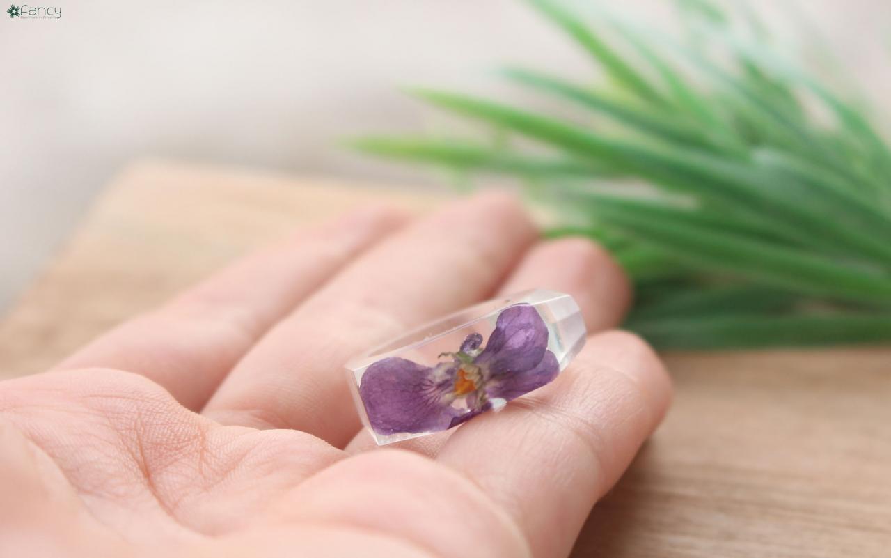 Violet Flower Ring, Violet Resin Jewelry, Unique Rings, Resin Ring, Real Flower Ring, Large Ring, Women Rings, Unique Women Ring