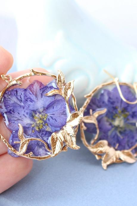 Statement gold earrings , purple wedding earrings floral, large wedding earrings, violet gold earrings, bridal floral earrings