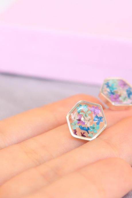 Pressed flower earrings studs, real flower gift for mom, pressed flowers in resin, colorful earring studs, tiny stud earrings silver