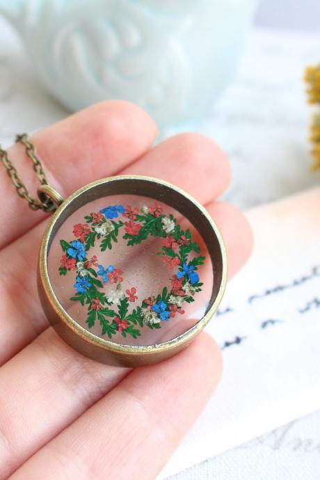 Unique necklace with pressed flowers, real flower necklace, antique necklace dried flowers, gifts for mom necklace big, something unique 