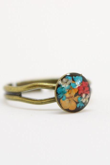 Minimalist flower ring, real flower ring, pressed flower ring, dry flower ring, unique minimalist ring, adjustable ring bronze