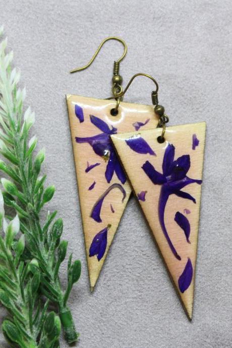 Violet flower earrings, wooden resin jewelry, wood earrings dangling, wood flower earrings, Wooden floral earring, unique wood gifts 